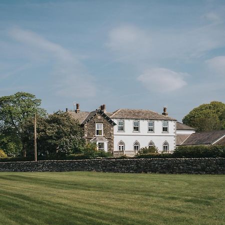 Отель Cartmel Old Grammar Экстерьер фото