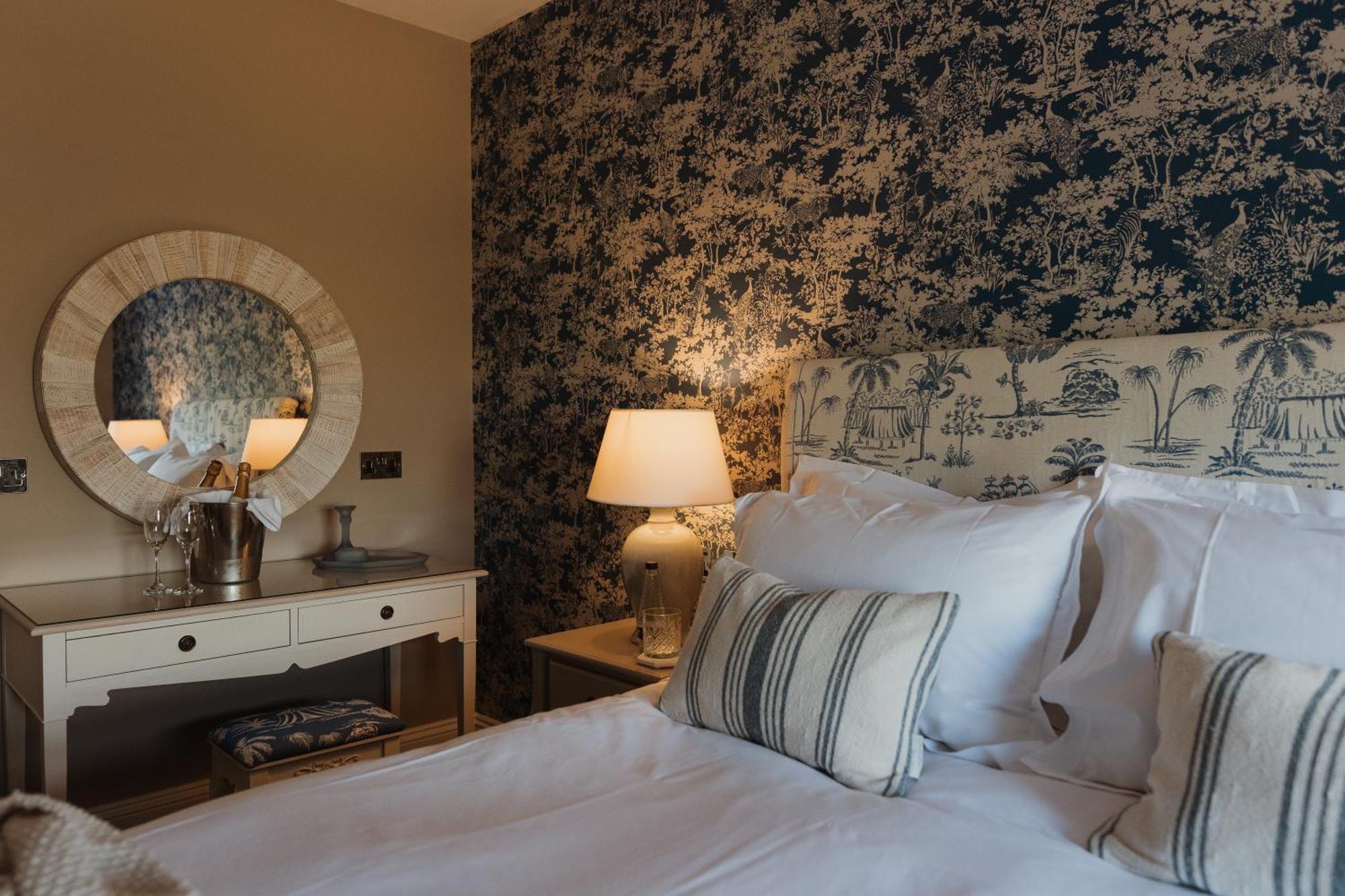 Отель Cartmel Old Grammar Экстерьер фото