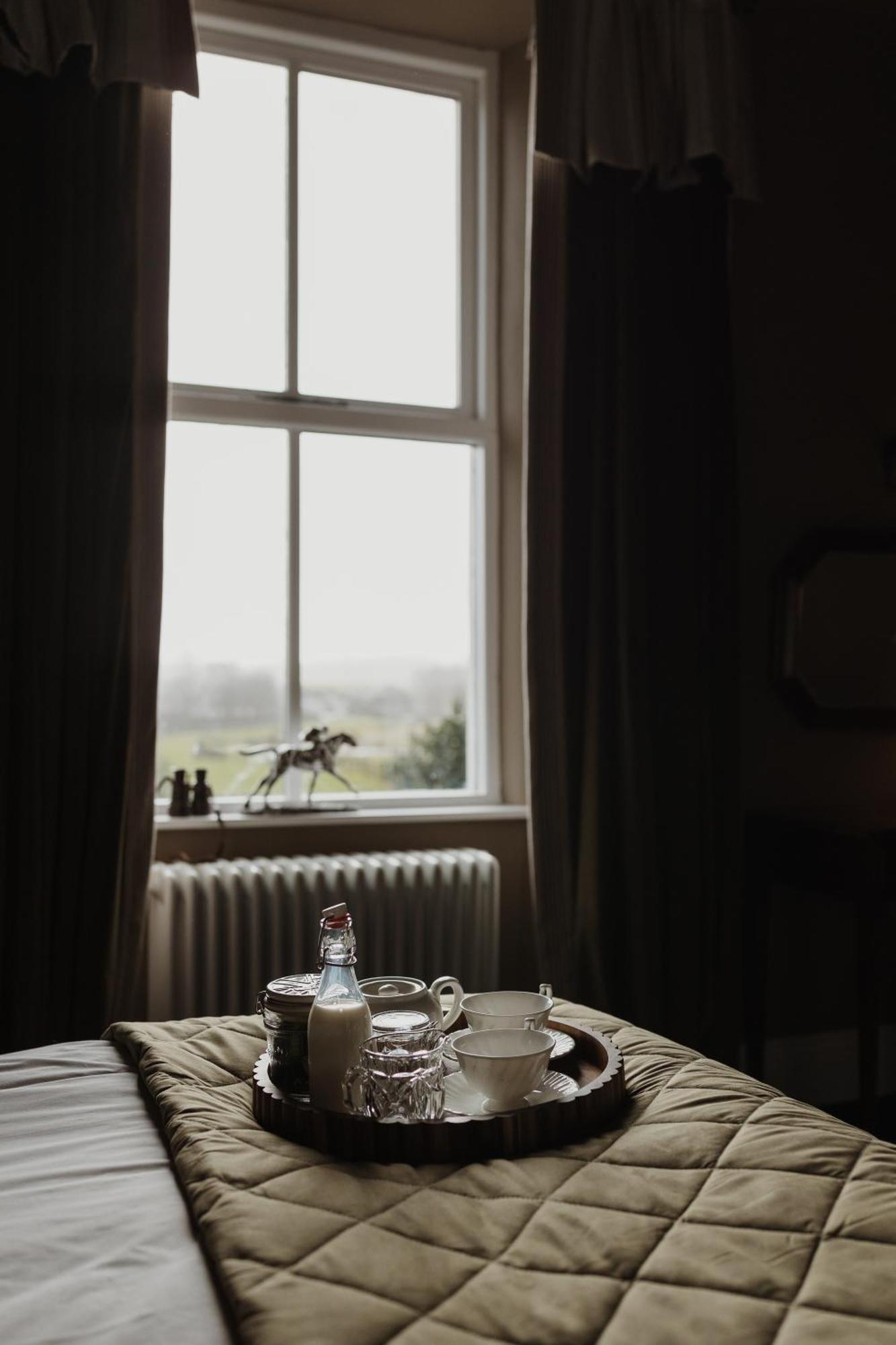 Отель Cartmel Old Grammar Экстерьер фото