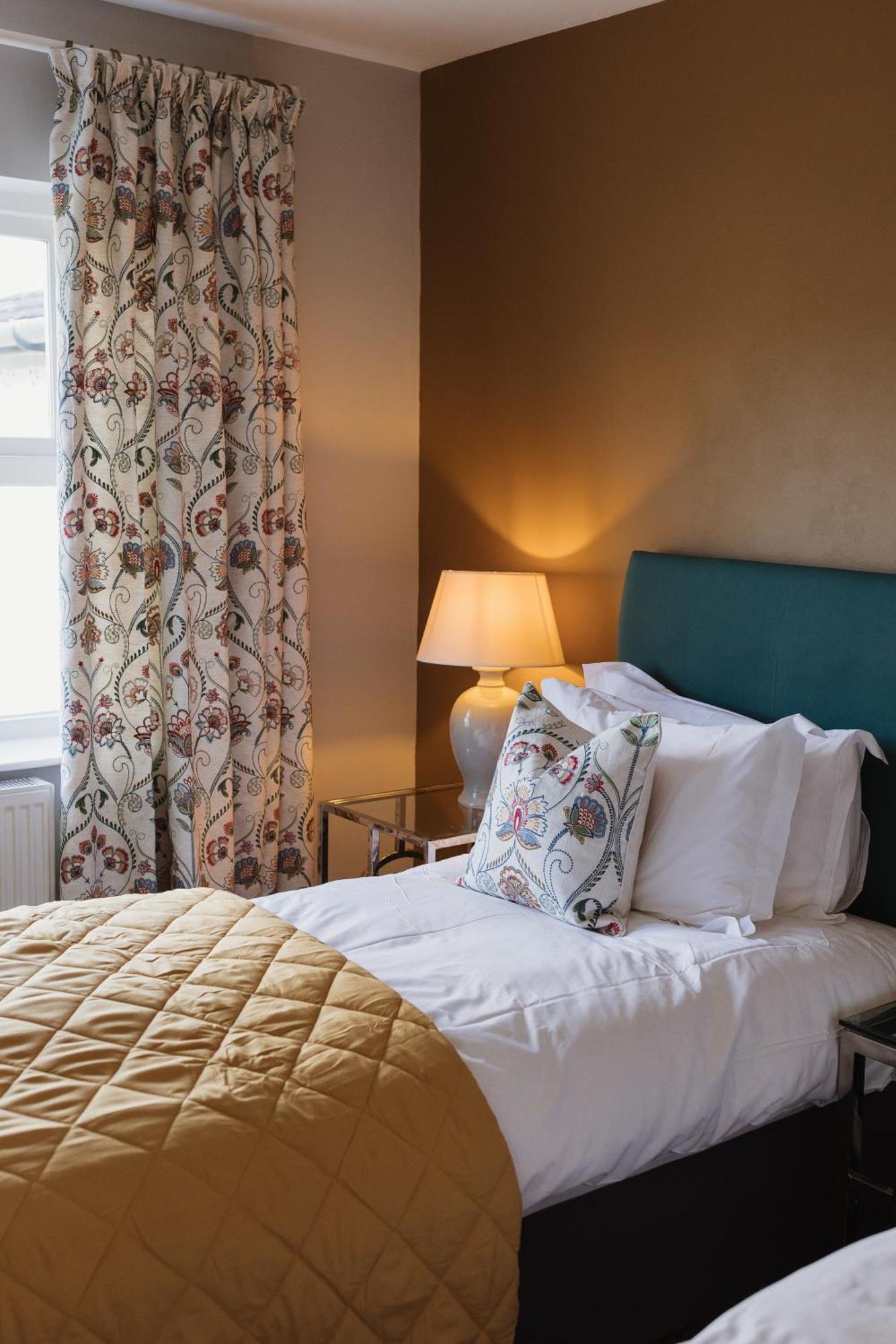 Отель Cartmel Old Grammar Экстерьер фото