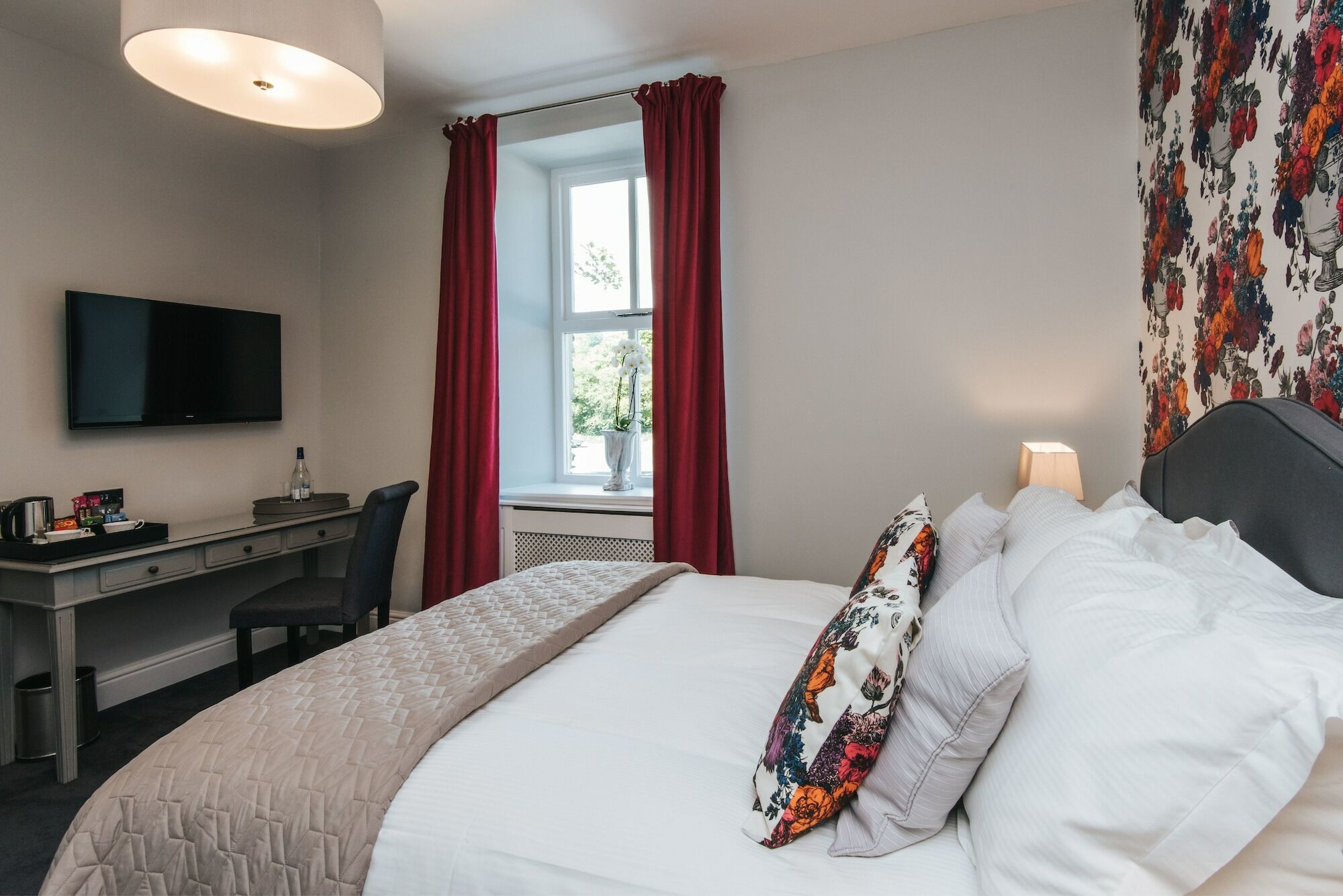 Отель Cartmel Old Grammar Экстерьер фото